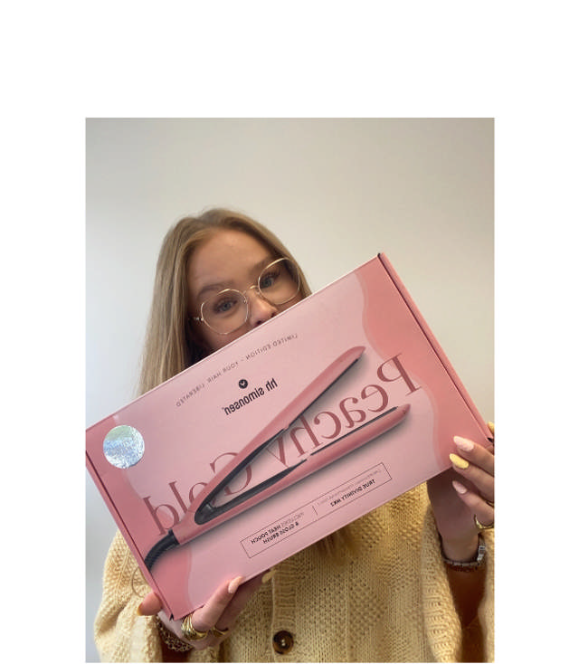 HH Simonsen True Divinity incl. Gloss Brush - Peachy Gold SS25