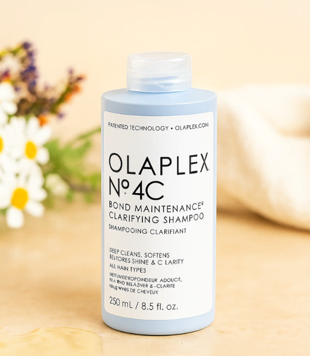 Olaplex NO.4C Bond Maintenance Clarifying Shampoo, 250 ml.